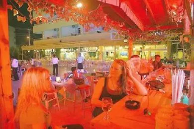 蓝波套房酒店 酒店