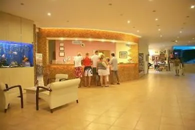 蓝波套房酒店 酒店 4*