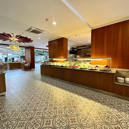 蓝波套房酒店 酒店